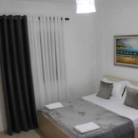 Deni'S Family Apartment In New Blvd ティラナ エクステリア 写真