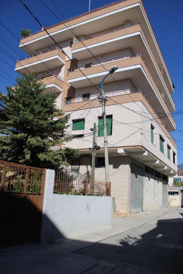 Deni'S Family Apartment In New Blvd ティラナ エクステリア 写真
