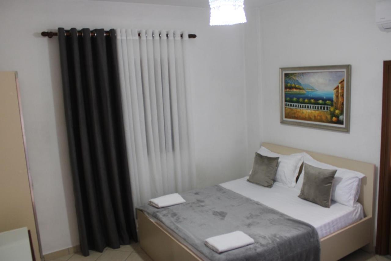 Deni'S Family Apartment In New Blvd ティラナ エクステリア 写真